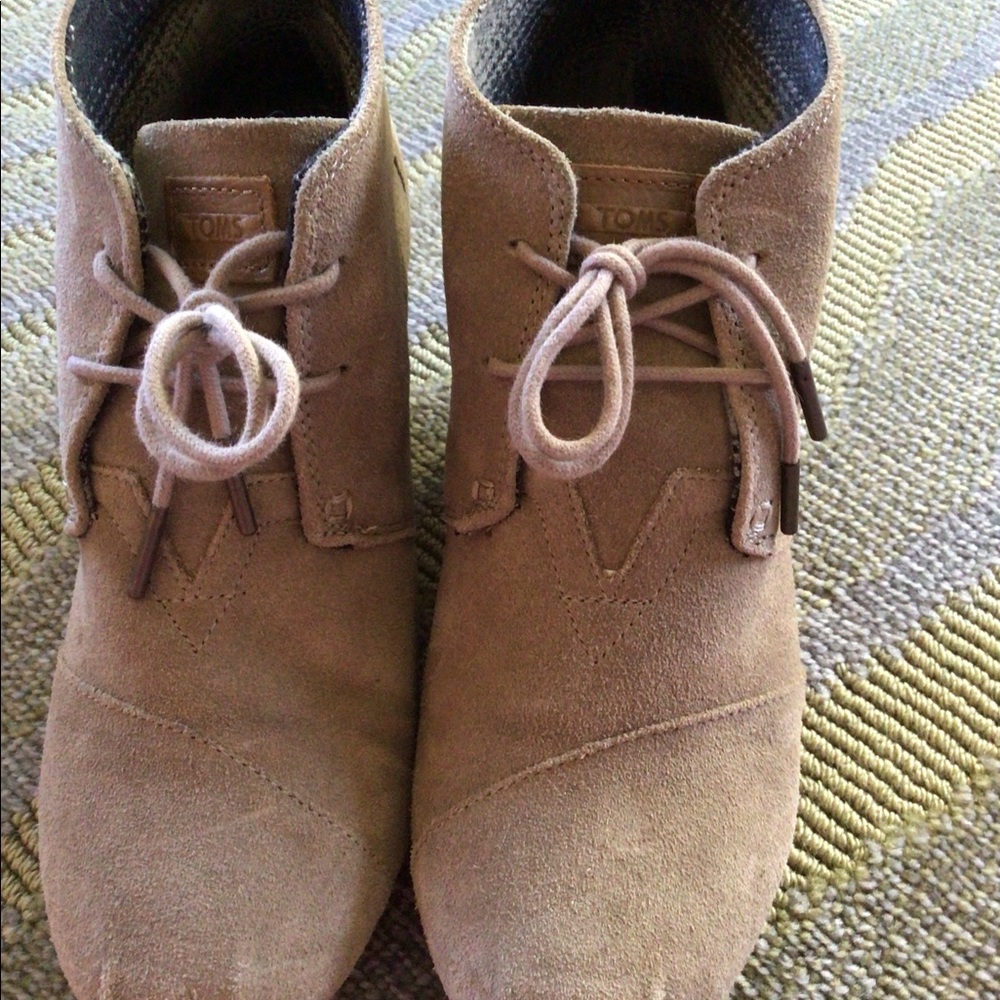 TOMS Suede Wedge Booties size 8.5